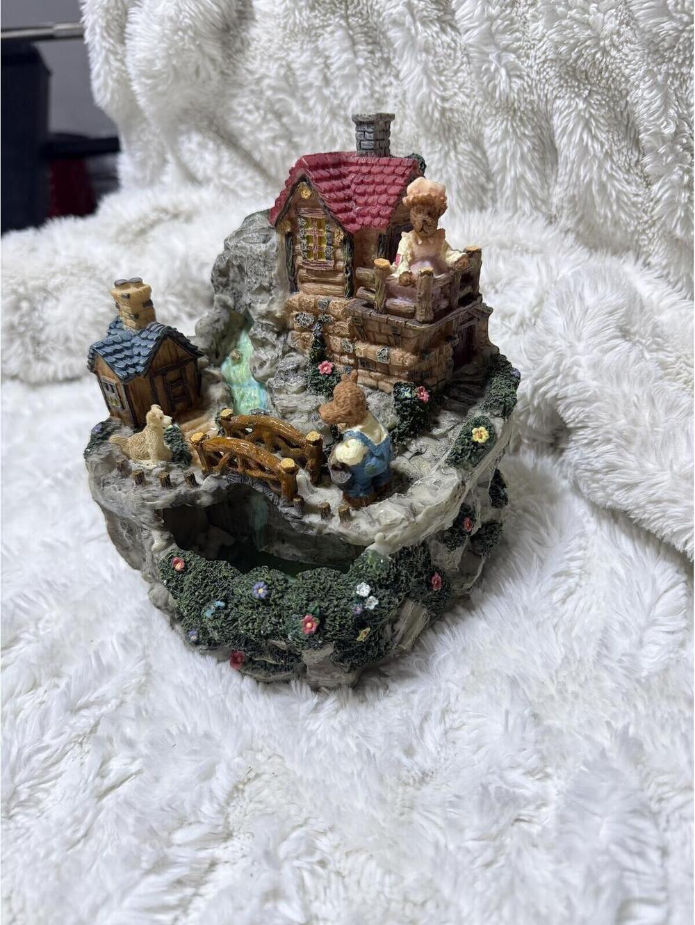 Bradford Exchange Teddy Bear Cottage Water Fountain NON WORKING